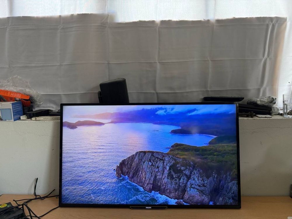 Телевізор Philips 40” Full HD, Smart TV