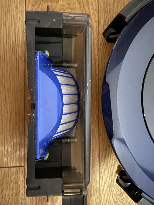 iRobot Roomba 695