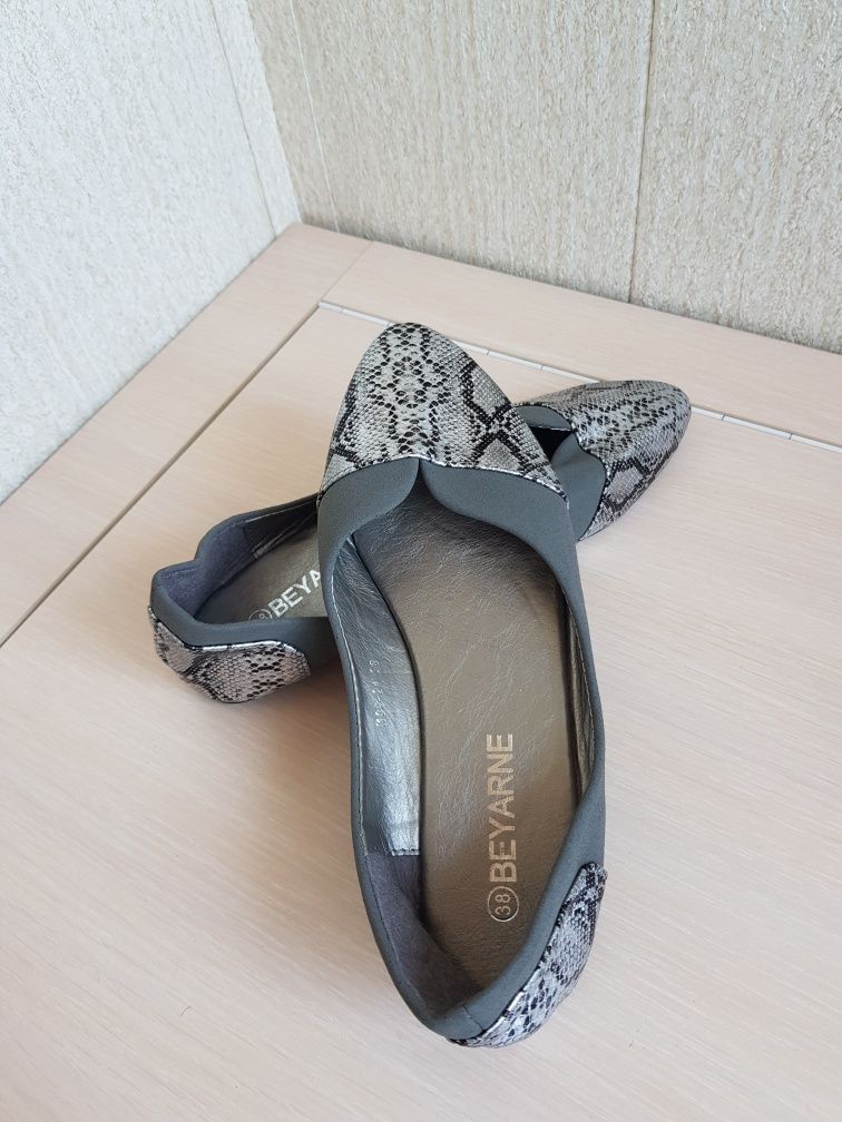 Продаю балетки