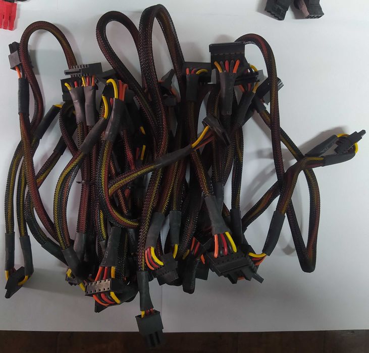 Кабели к модульным блокам питания Chieftec