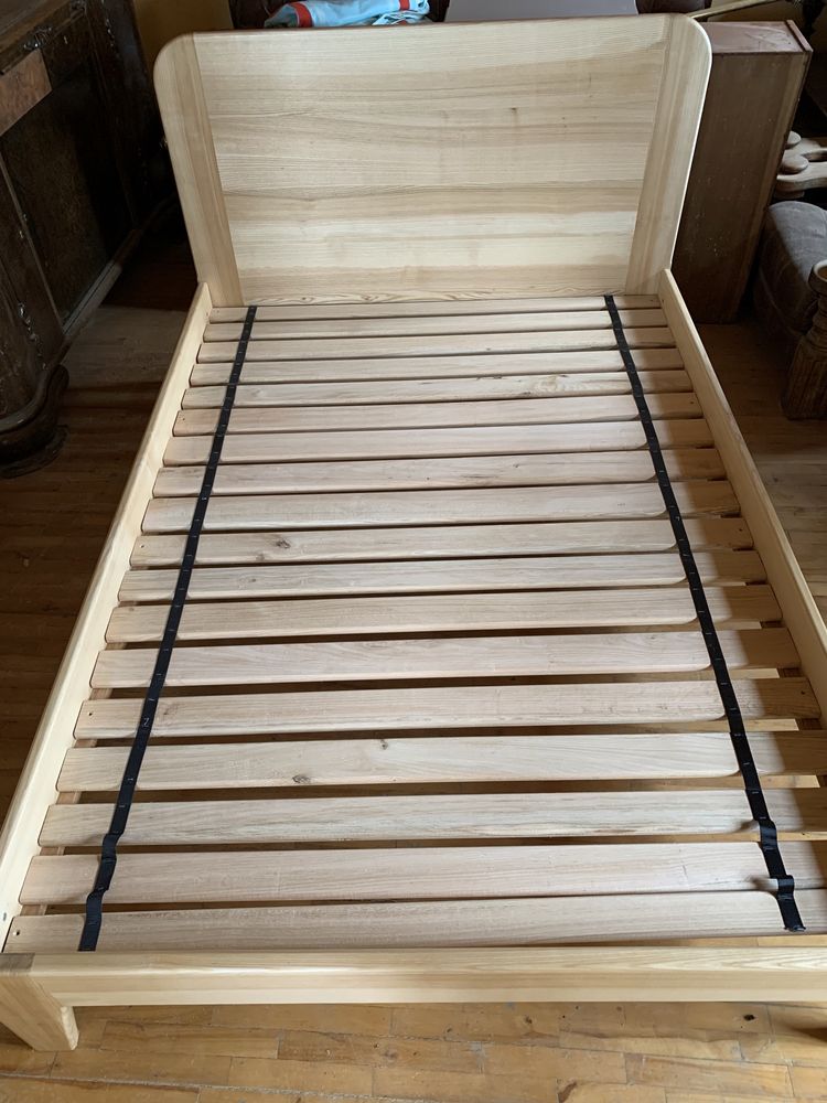 Łóżko drewniane -piękne lite drewno