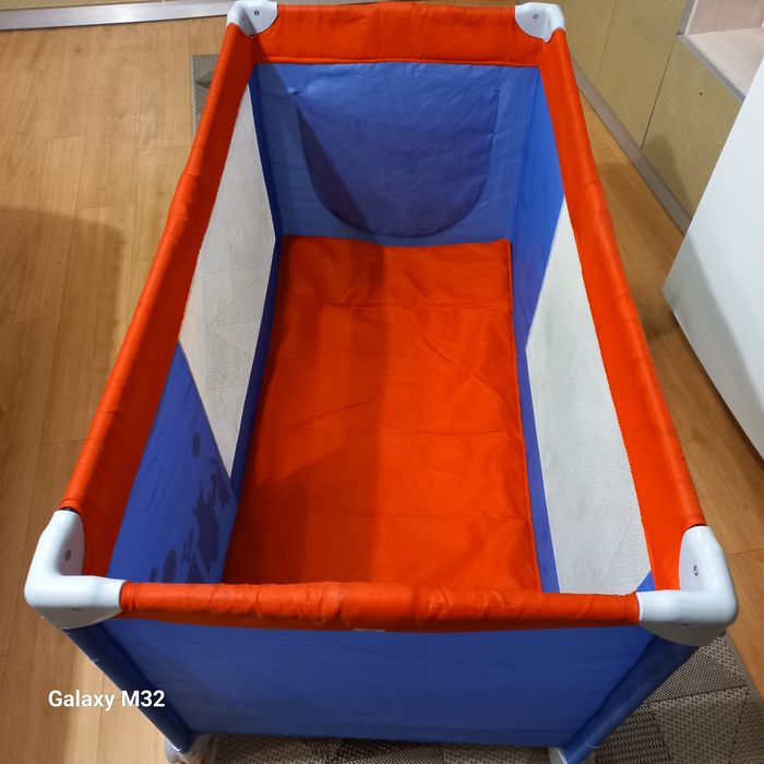 Продам детский манеж.