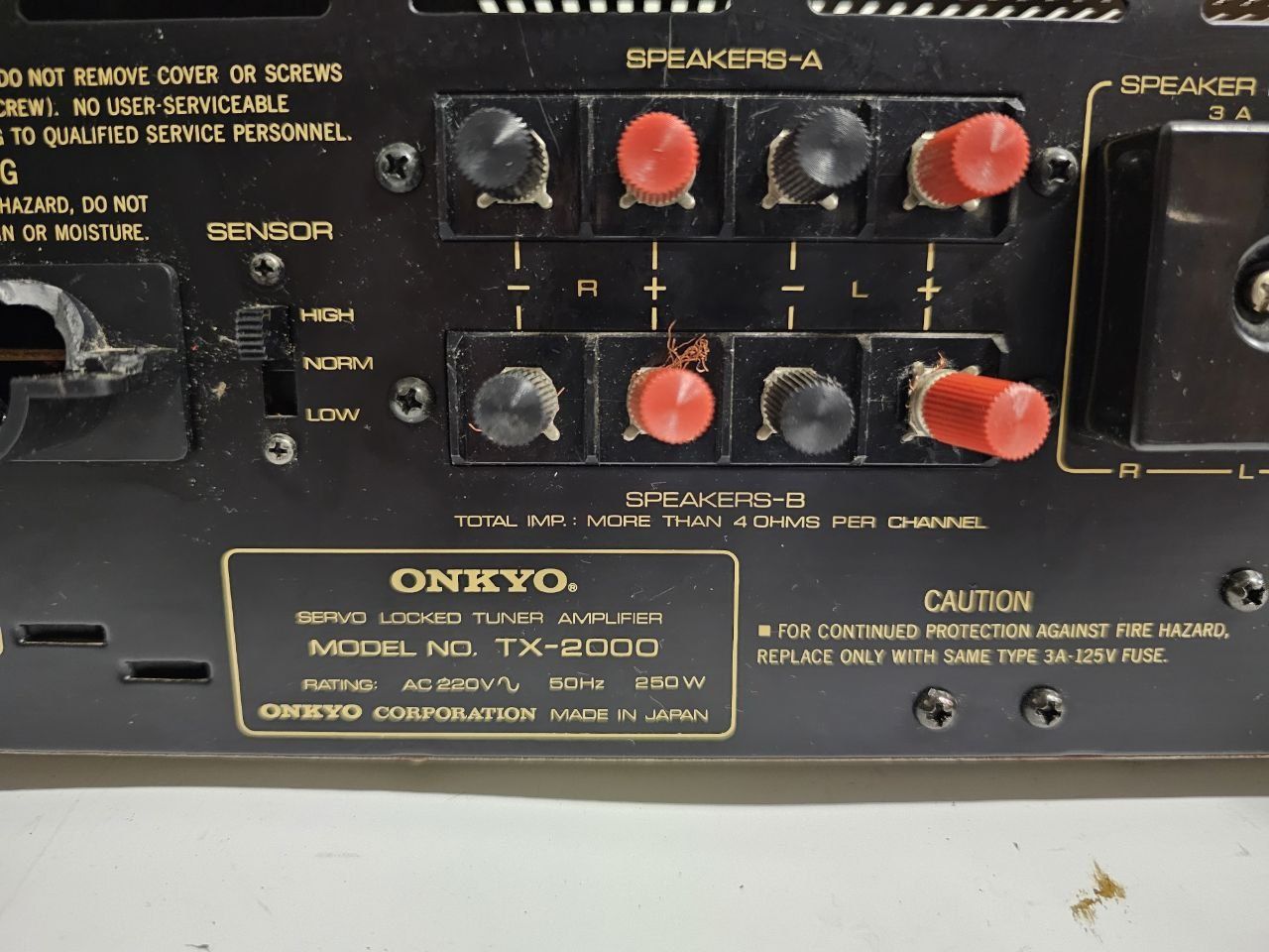 Stereo Amplituner Onkyo TX-2000, 2*40 Wat+1