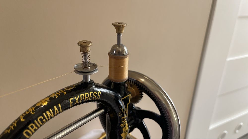 „Original Express”, zabytkowa maszyna do szycia (ok.1880r.)