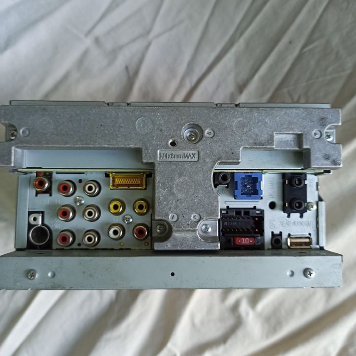 Магнітола Pioneer AVH-P4200DVD