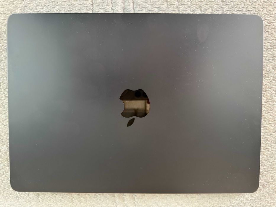 MacBook Air M2 (2022) – 16 ГБ RAM / 1 ТБ SSD – ідеальний стан
