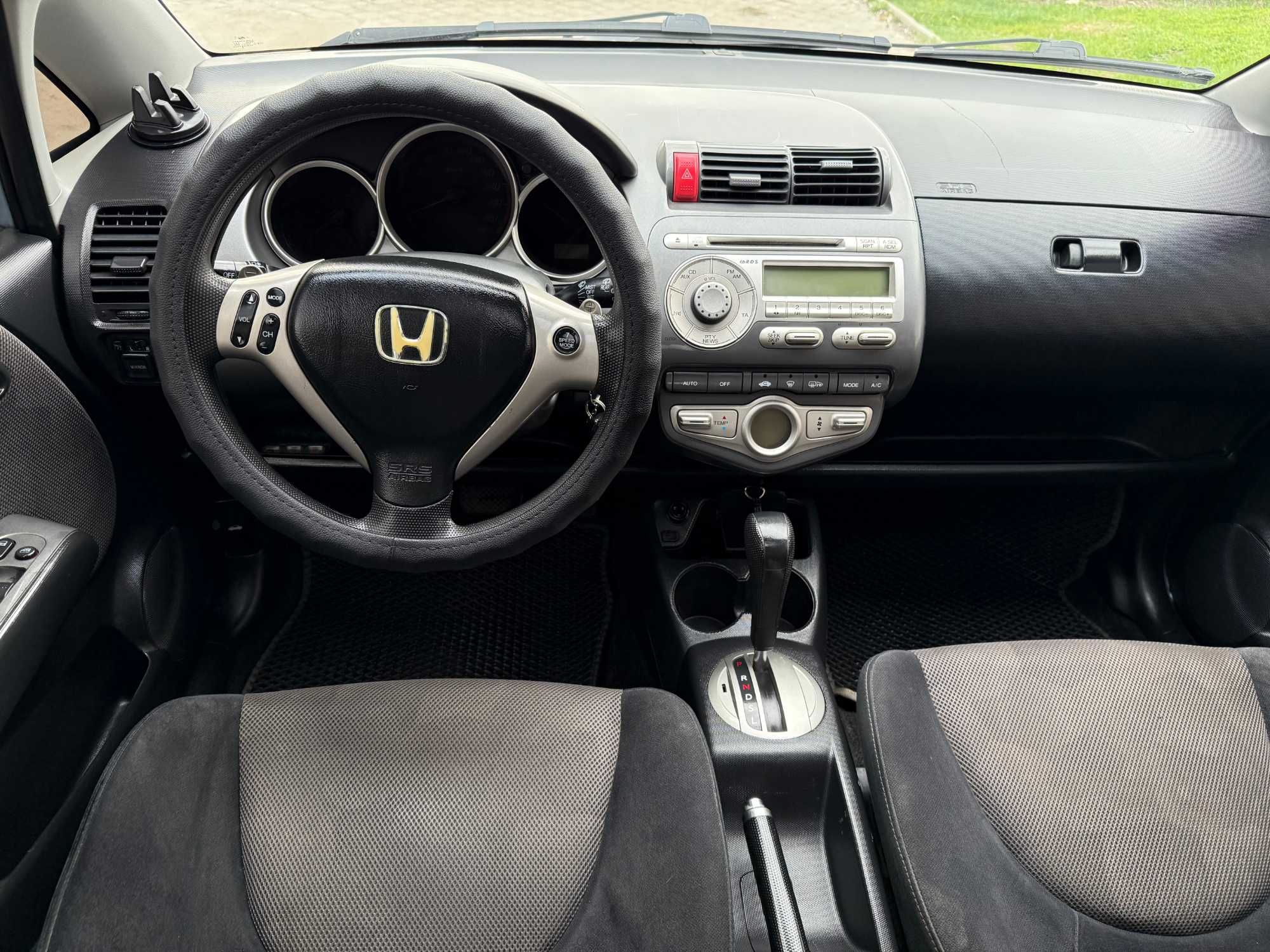 Продам Honda Jazz 2006 року 1.4автомат.