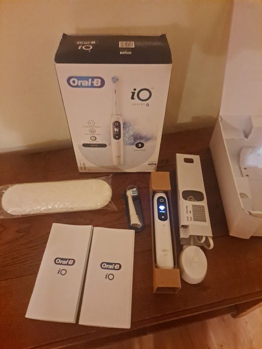 Szczoteczka elektryczna oral-b io series 6 biała obrotowo-pulsacyjna