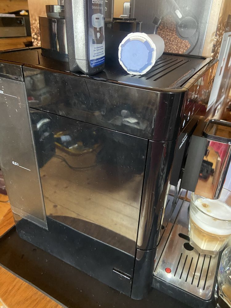 Кавоварка Кавомашина Melitta CAFFEO Varianza CSP 57/0-102 з дому 3,5 р