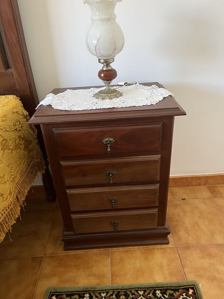 Conjunto cama e cabeceira