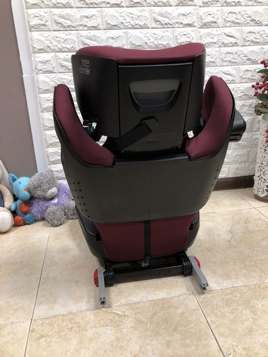 Автокрісло BRITAX ROMER KIDFIX I-Size  Група 2/3 (15-36кг) бустер