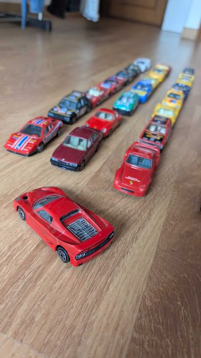 Coleção de 45 miniaturas Burago, Escala 1/43