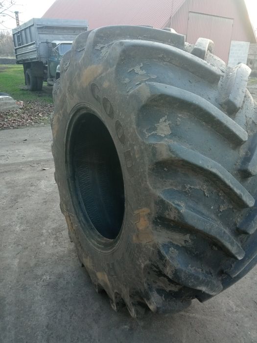 Продам скат 800/65/32 на комбайн case ,john deere