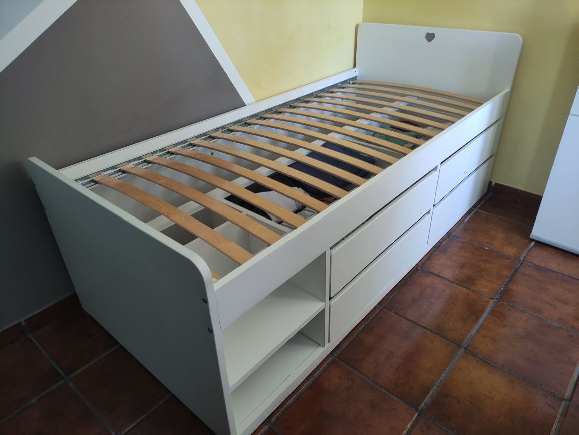 Cama de solteiro com gavetas IKEA