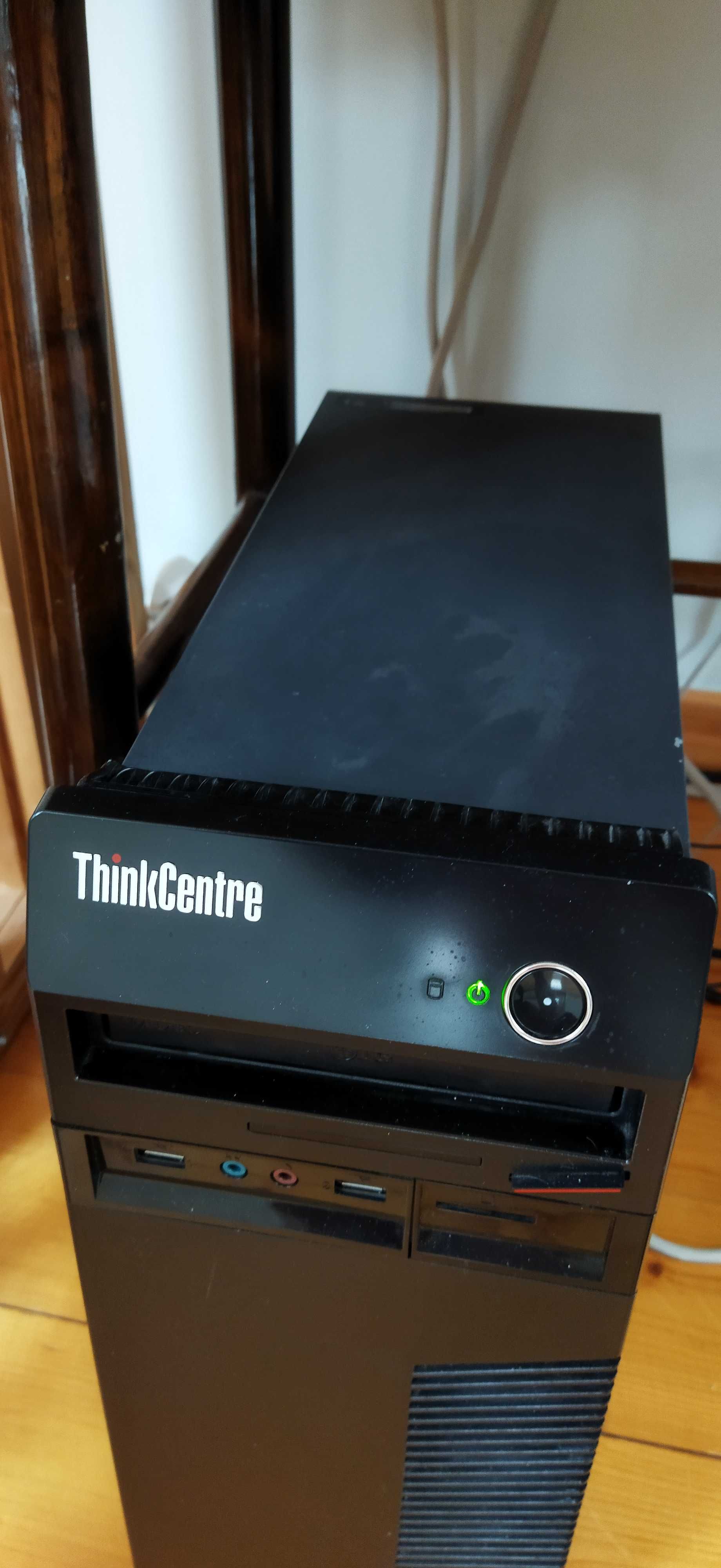 Komputer stacjonarny LENOVO i monitor