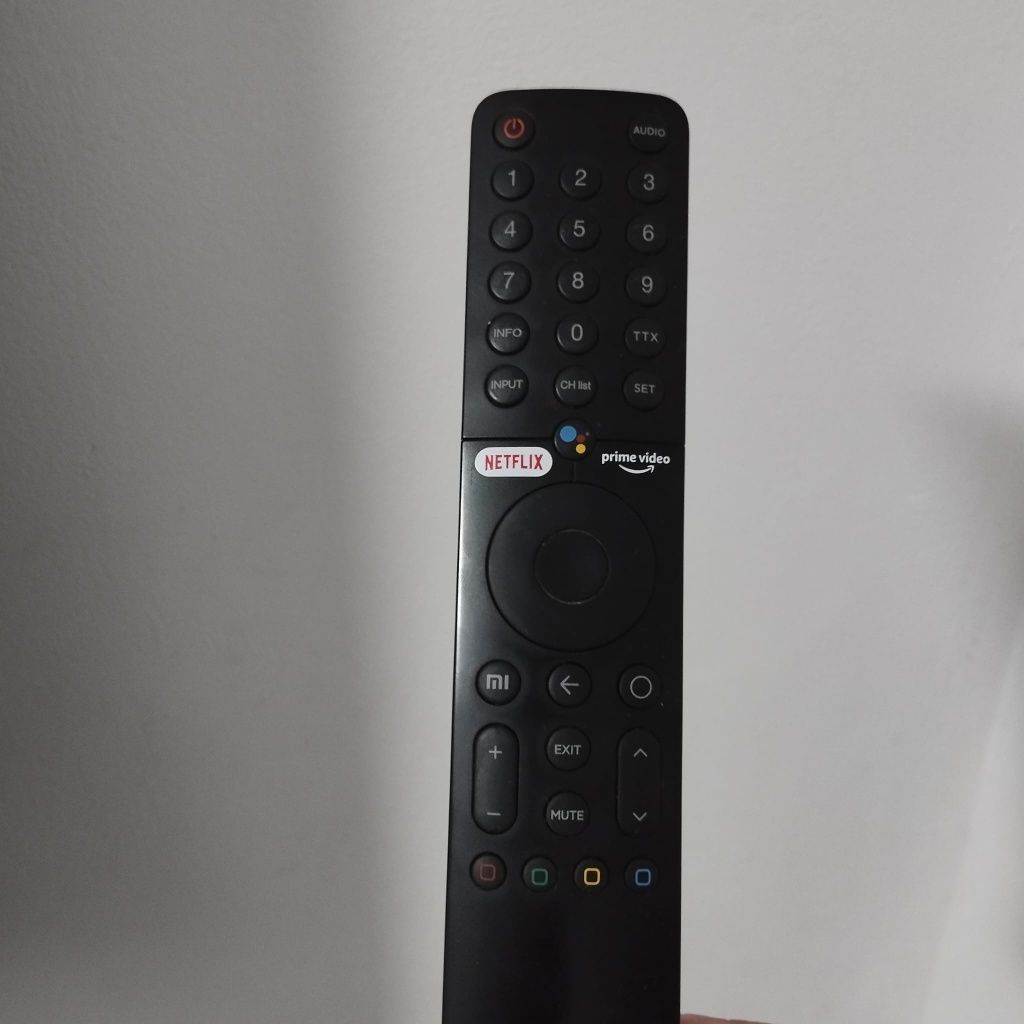 TV Smart Xiaomi 55 com Comando e Suporte Articulado de parede