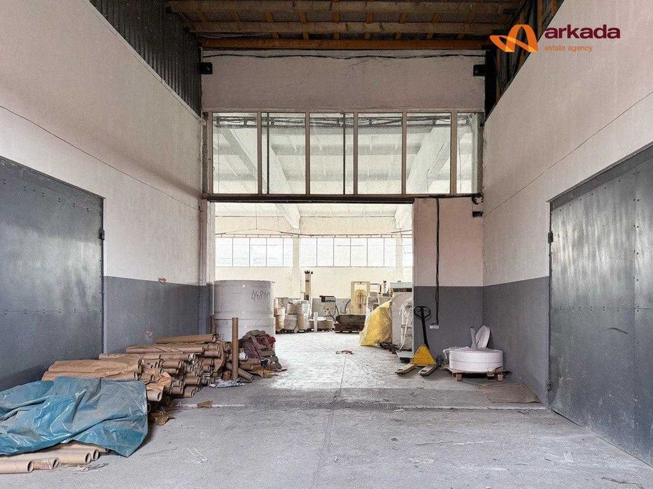 Пропонується до продажу виробничо - складський комплекс.