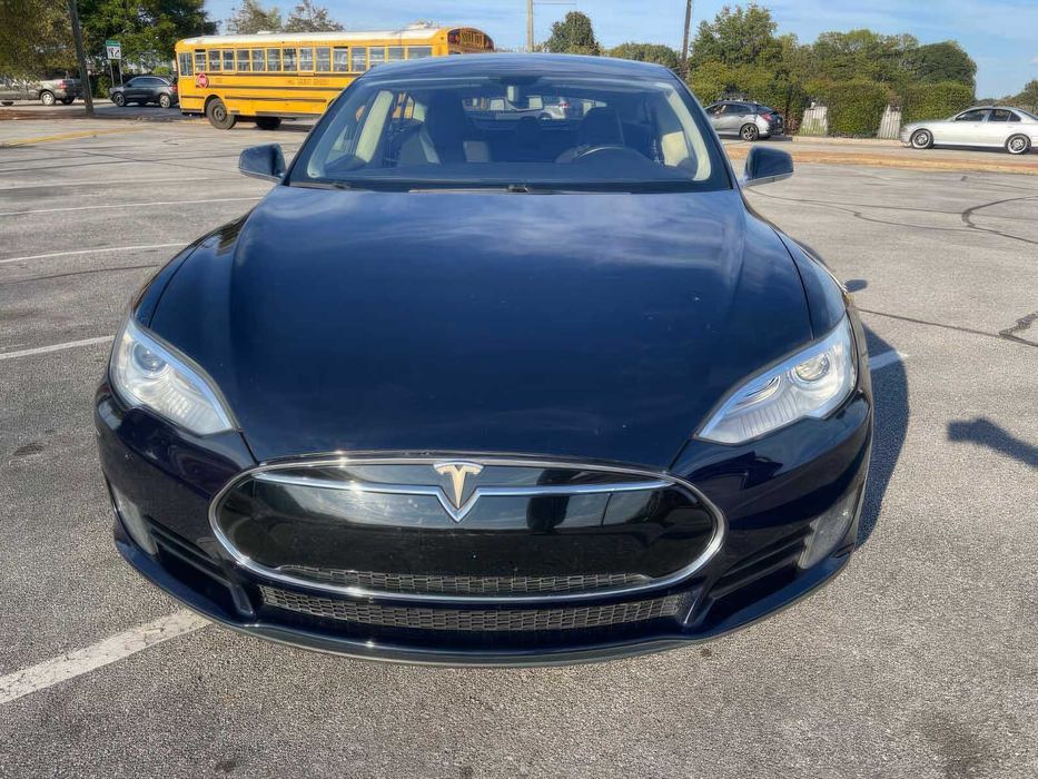 Tesla Model S 85      2014