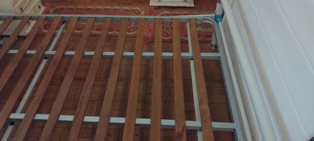 Sommier em mt bom estado sem ferrugem!