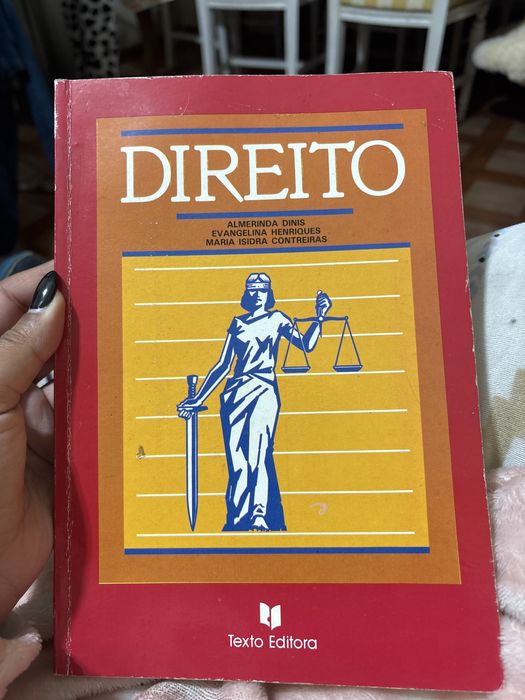 Livro “Direito” da Texto Editora (1992)