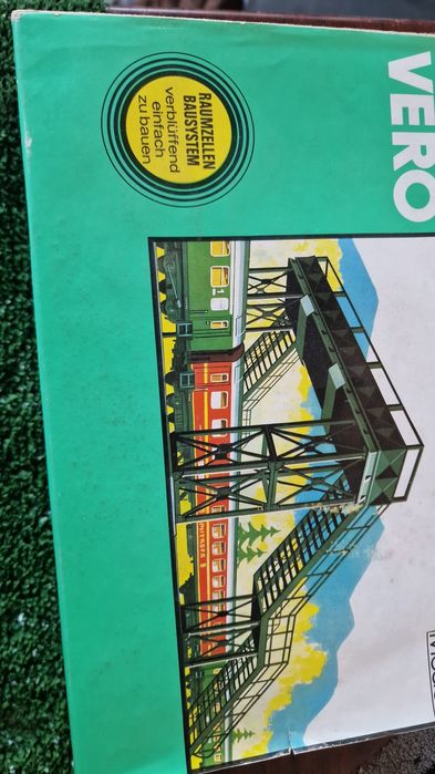 Cocheira e giratoria e outros