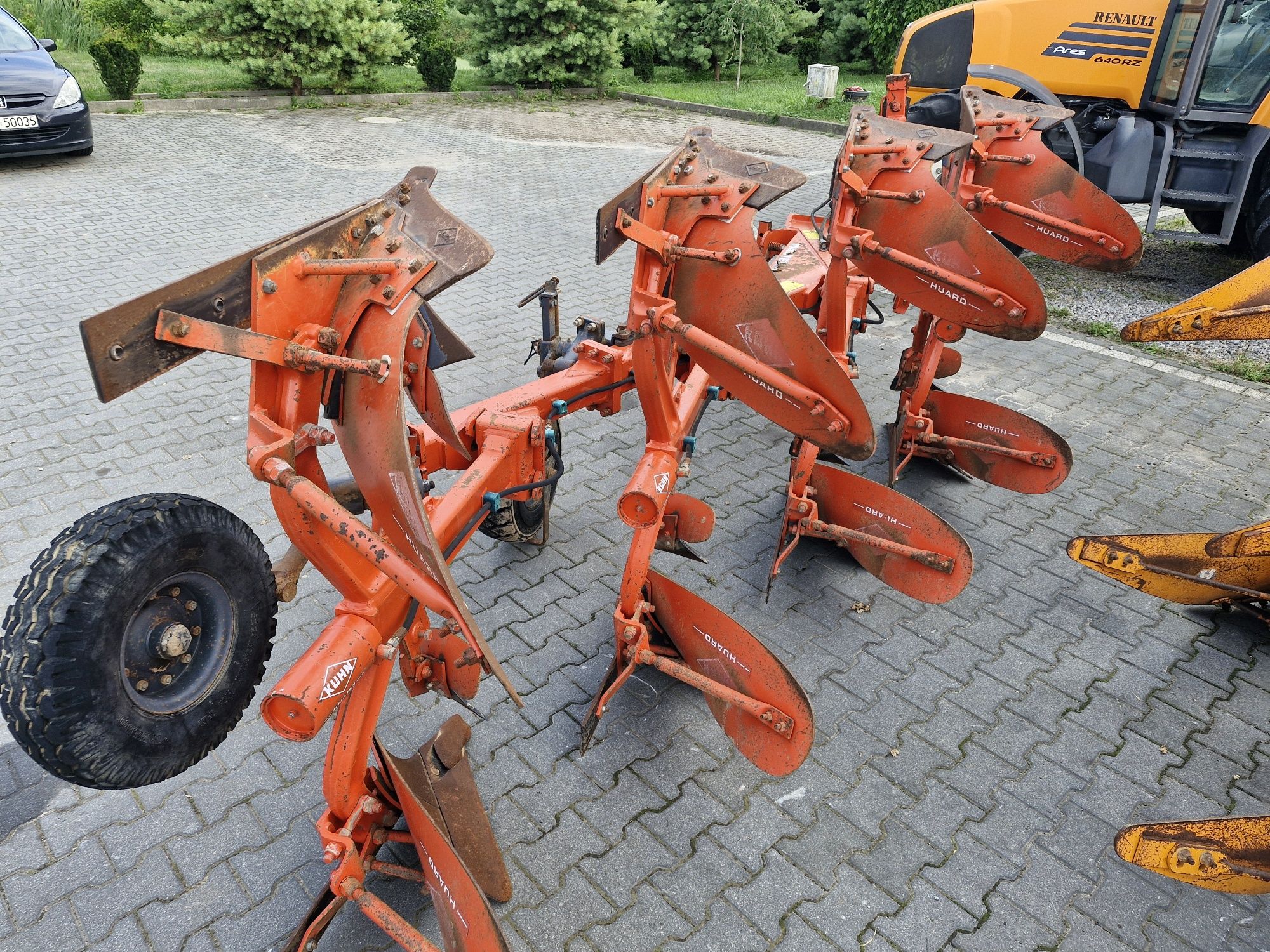 Pług obrotowy 4-skibowy Kuhn Multimaster 100 Huard hydrauliczne zabezp
