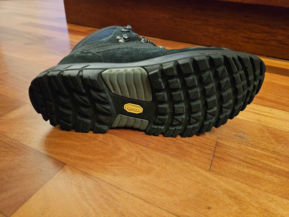 Botas Vibram X Lowa