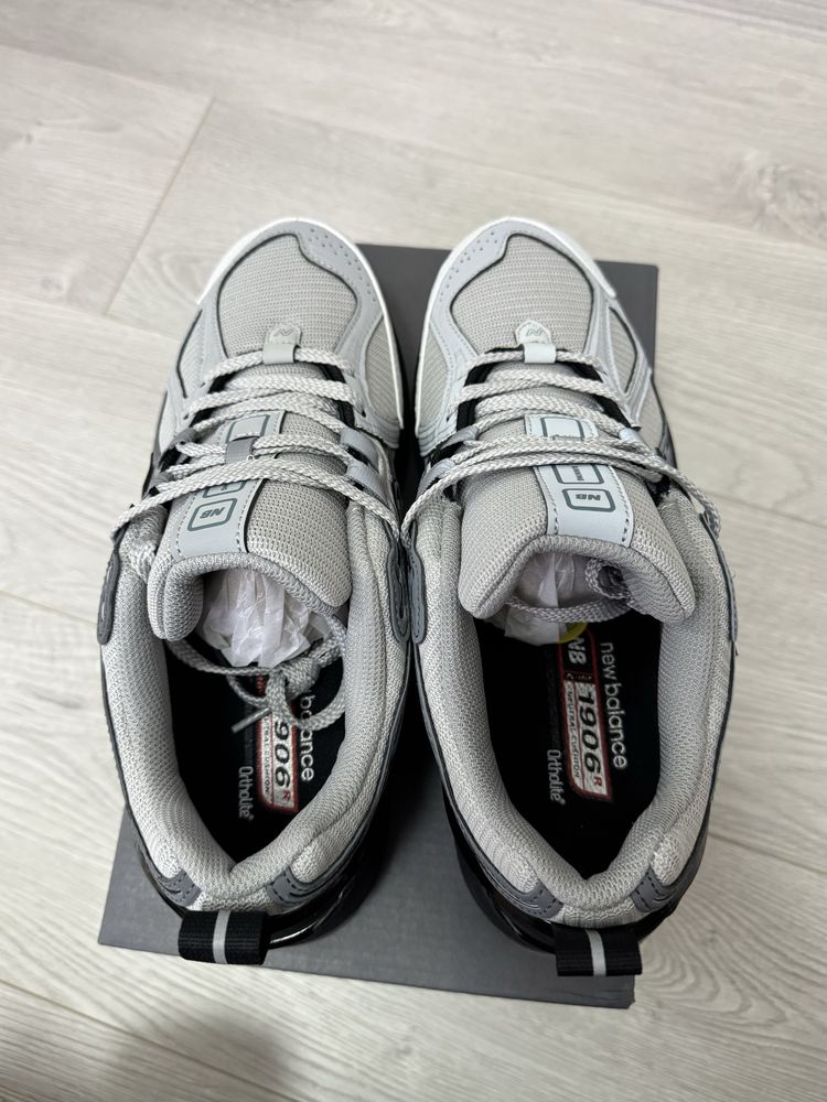 New Balance 1906R Grey