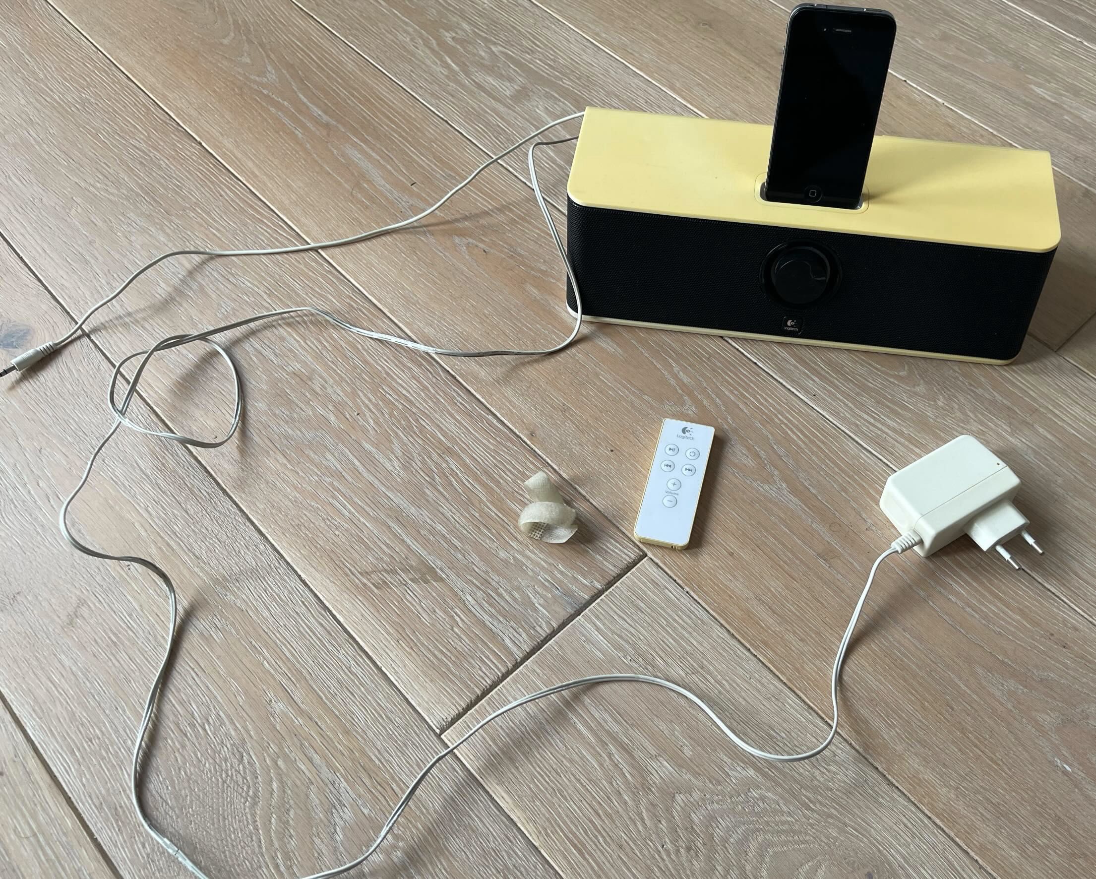 Głośnik / Dock Logitech AudioStation Express do iPod / iPhone PIN 30