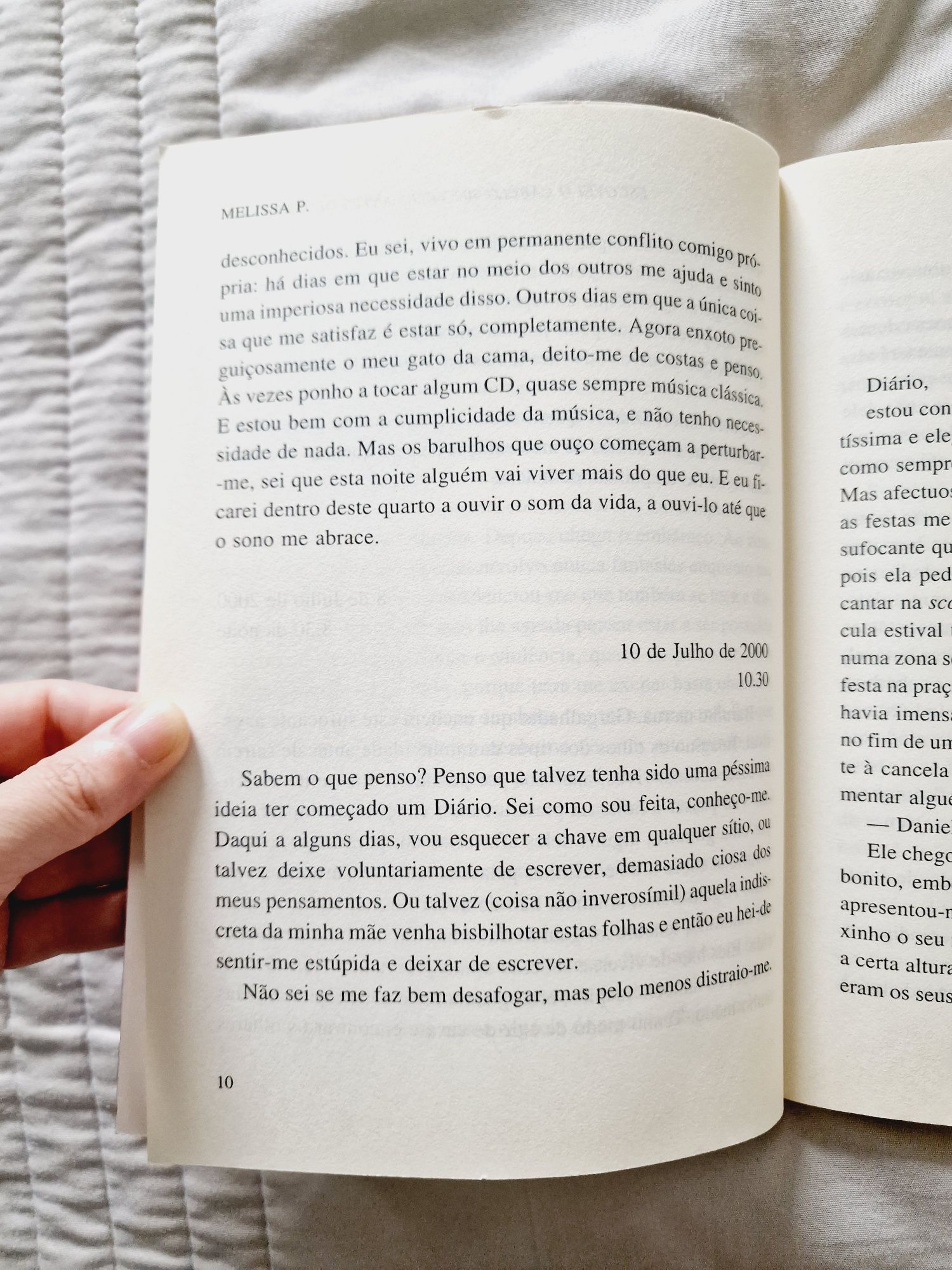 Livro Escovei o cabelo 100 vezes antes de me deitar de Melissa P.