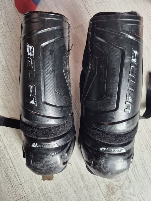 Nagolenniki hokejowe Bauer X INT – 11 cali, dobry stan