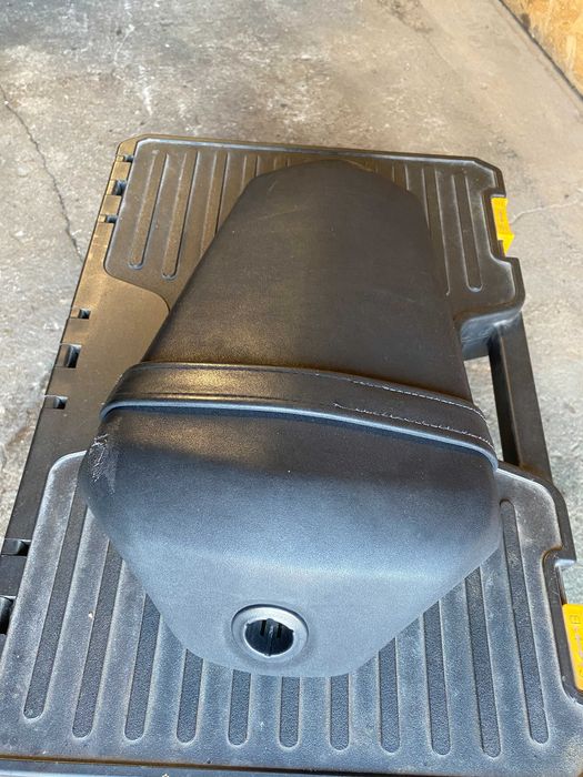 Kanapa pasażera Yamaha MT 125 YZF R125