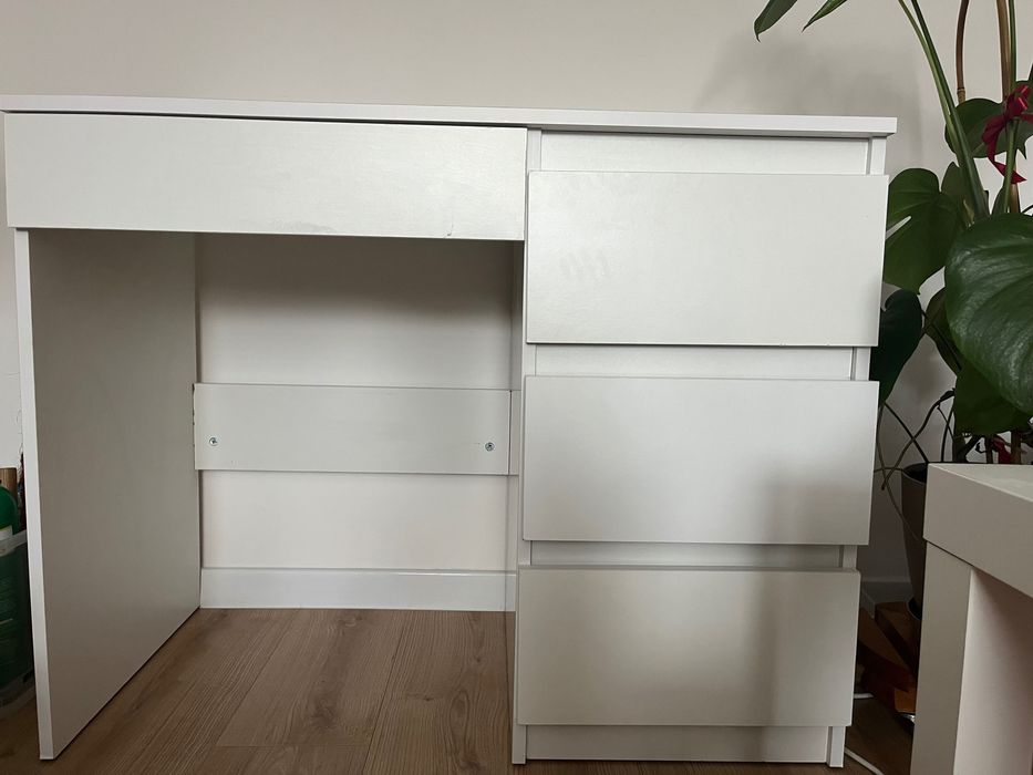 Biurko białe z szufladami