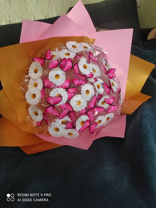Букет з метеликів.