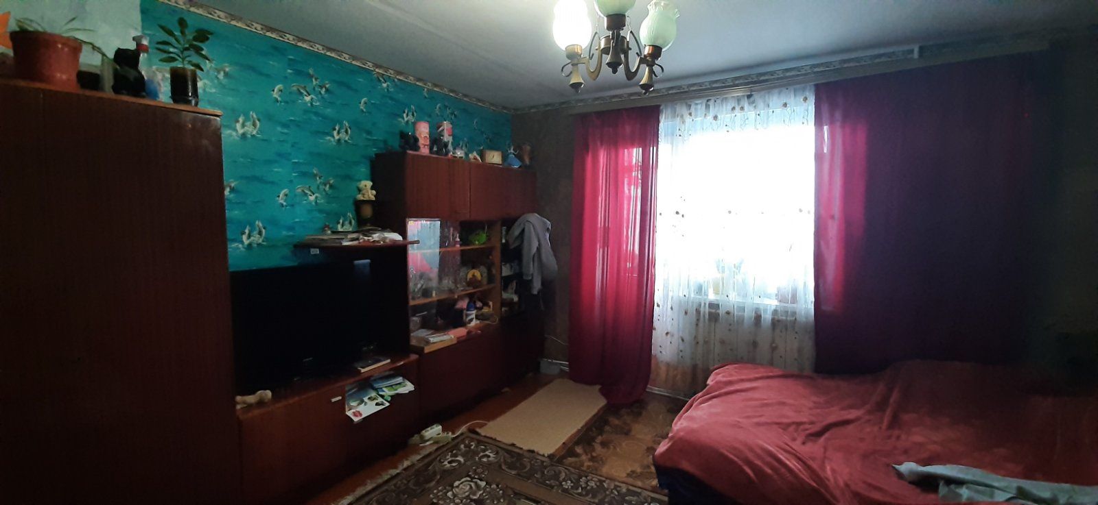 Продам трьох кім. АО, квартиру ,крошня,Покровська