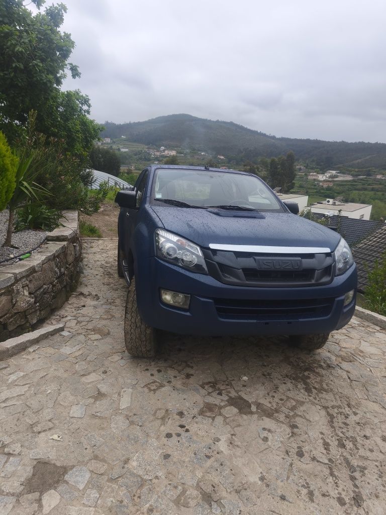Isuzu dmax isuzu
