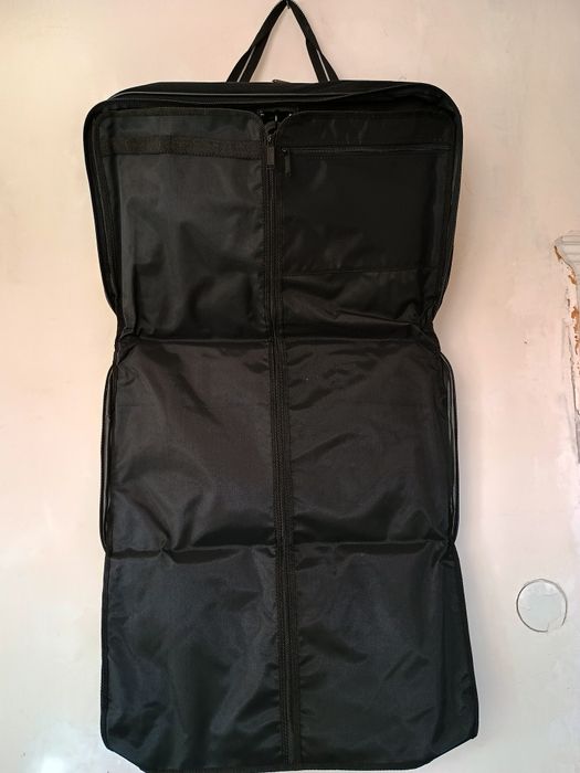 Дорожная сумка для одежды с вешалками