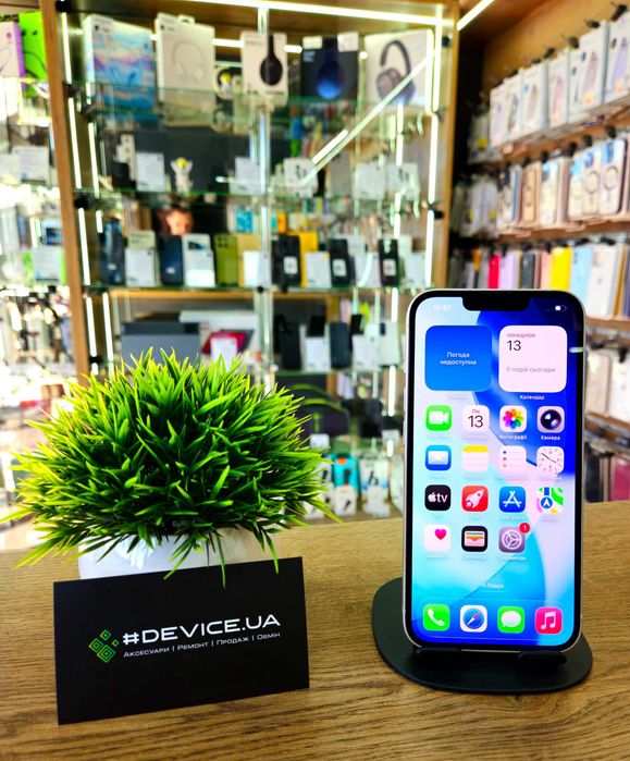 Смартфон iPhone 13 128Gb (АКБ 100%) Neverlock