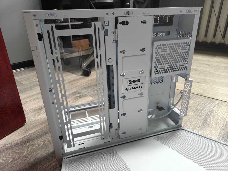 Корпус Lian Li O11 Vision