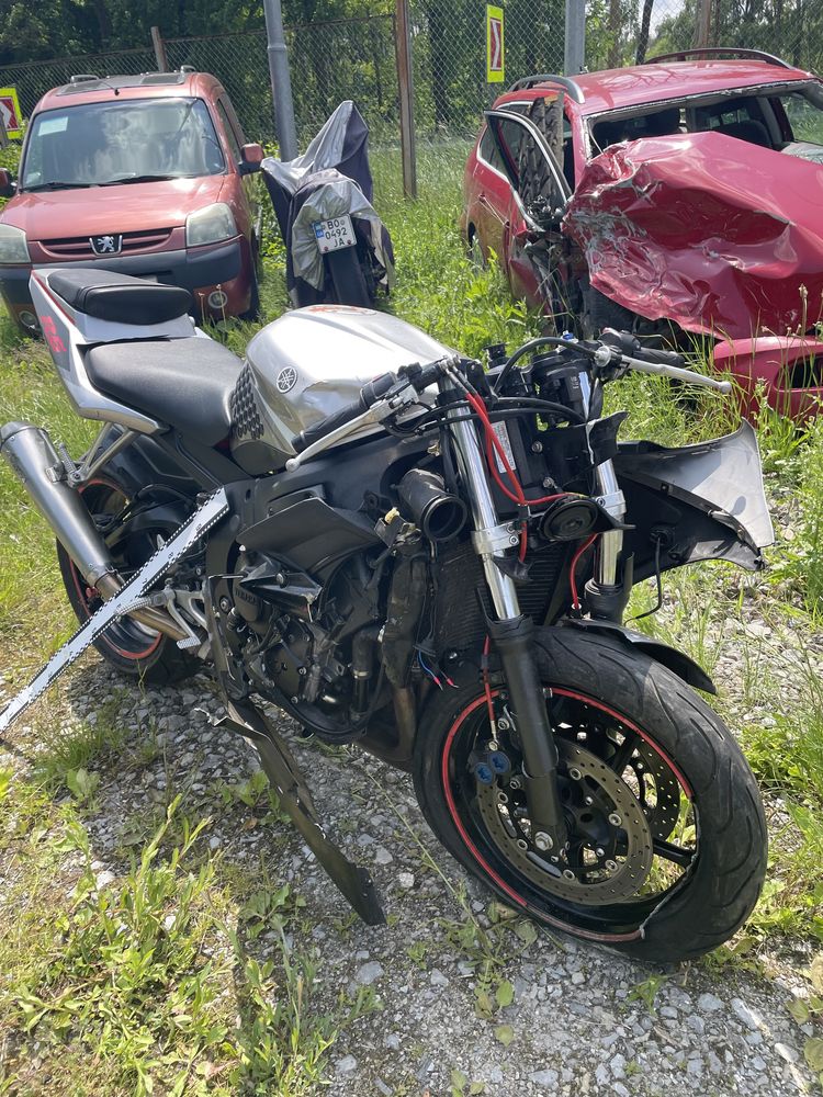 Продам YAMAHA R-6  2003, переоформлення