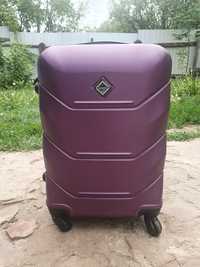 Продам чемодан   Bonro