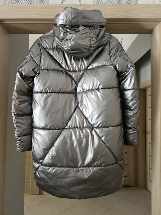 Dluga kurtka zimowa r 160 164 S srebrna