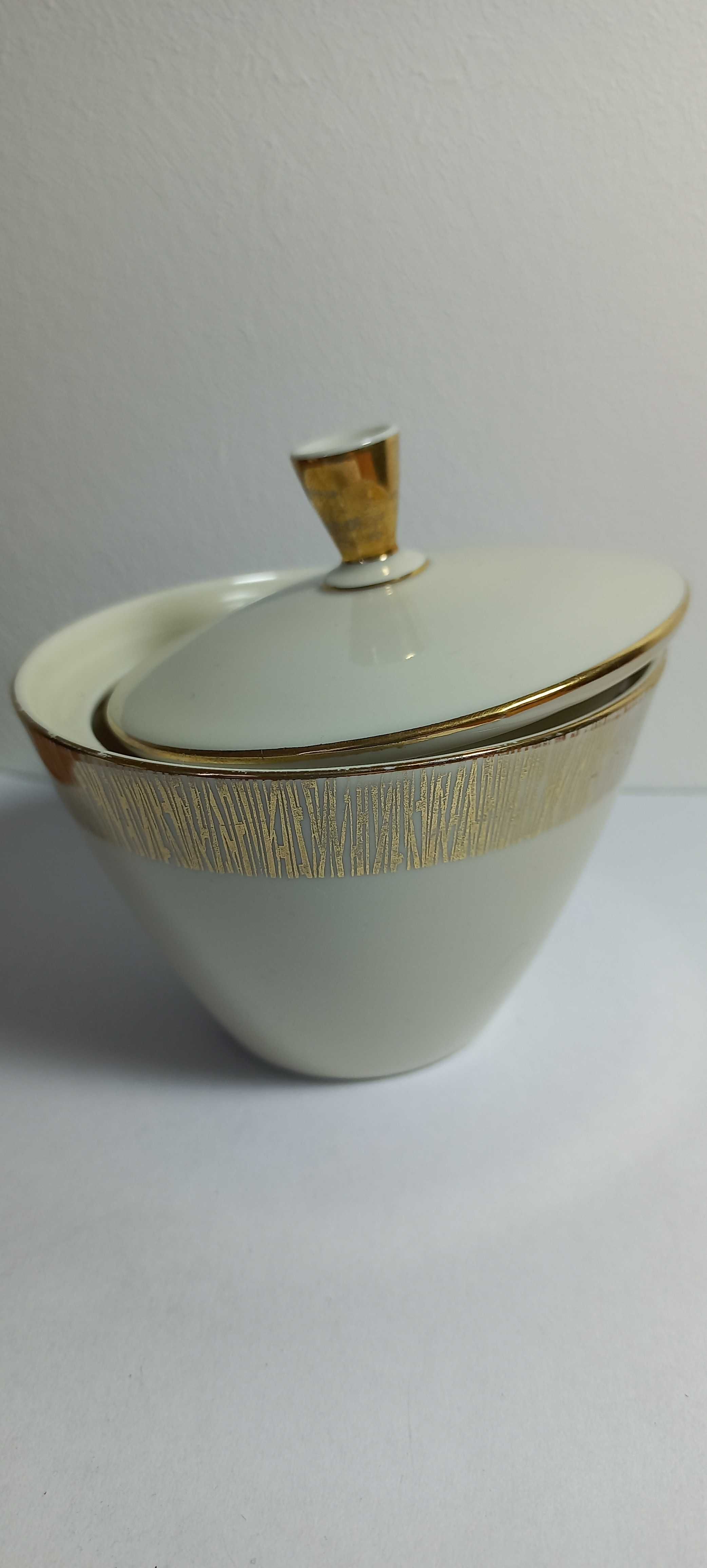 Cukierniczka  porcelanowa . Seltmann Weiden , Bawaria , sygnatura.