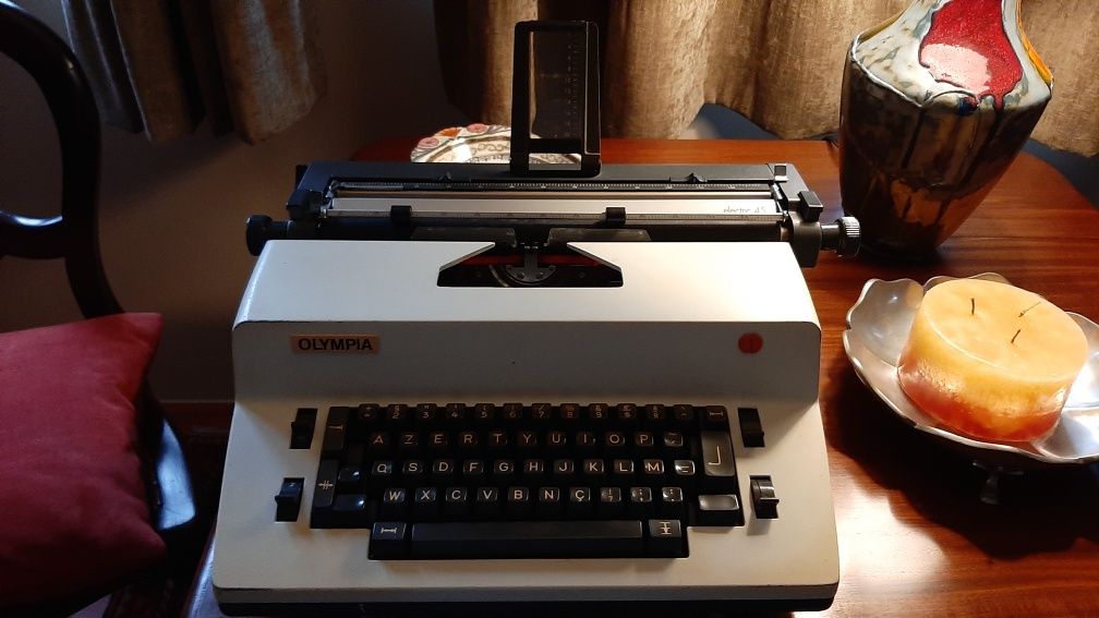 Máquina escrever • VINTAGE