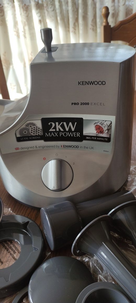 Профессиональная мясорубка kenwood GM700