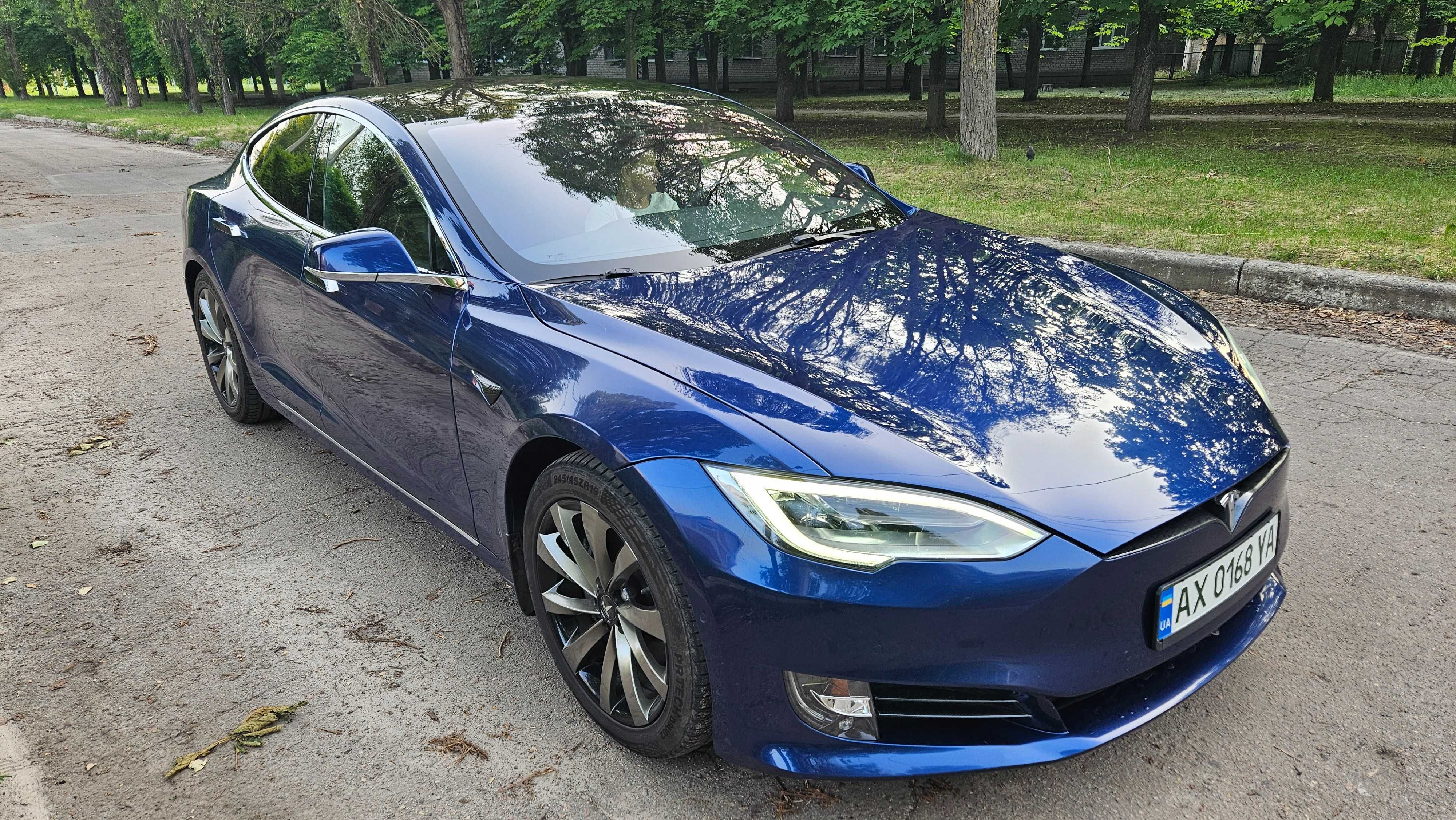 Tesla model s 2020 модельного року RAVEN