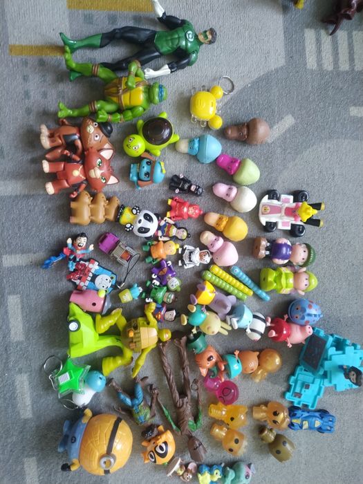 Лот детских игрушек