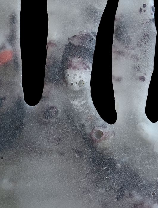 Скляна скульптура