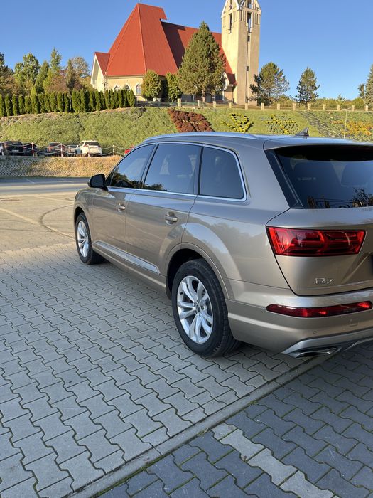 Audi Q7 2019 7-osobowe