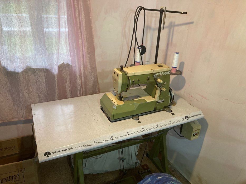 Швейная машинка, оверлок и раскройное оборудование. Распродажа